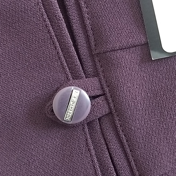 St John suit - Picture 9 of 9